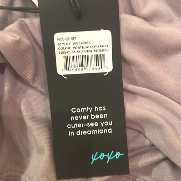 Wild fox intimidates pajamas size small women’s - Picture 8 of 11